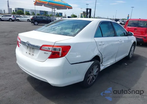 2013 Toyota Camry Xle z USA, uszkodzony, nr VIN 4T4BF1FK1DR327495